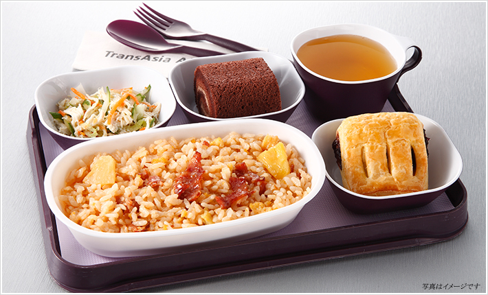 エコノミークラス機内食