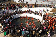氷の国華川のヤマメ祭り
